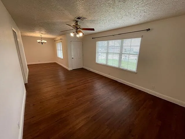 1805 Wycliffe Dr — Photo 4
