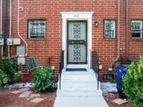 922 Rockaway Ave, Brooklyn, NY 11212