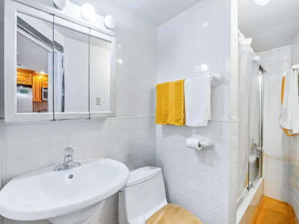 578 Bergen Street image 18 of 30