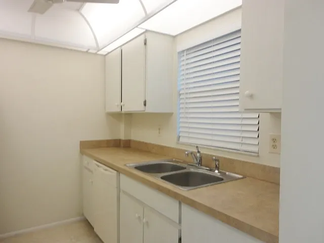 244 Saint Augustine #304 — Photo 12