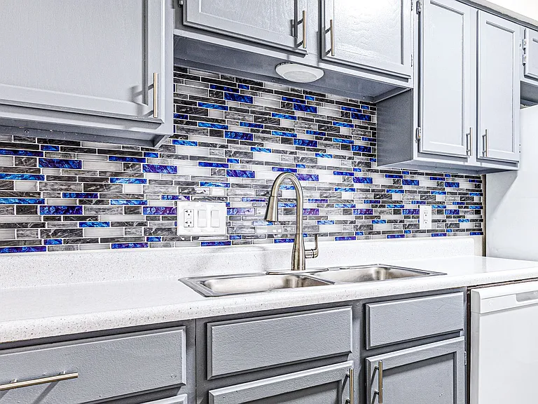 912 NE Tortoise Dr — Photo 9
