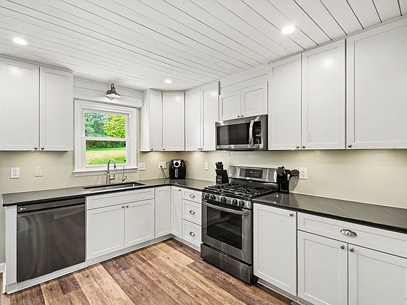 3rd image of 5250 Rustic Way