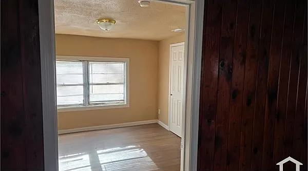 1206 Rich Ave — Photo 3
