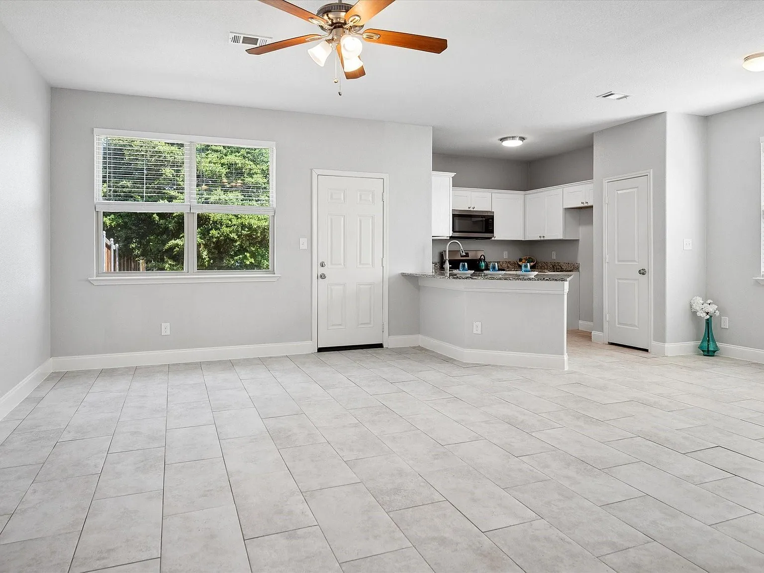 3 bed, 1413 sqft, $1,800 — Photo 3