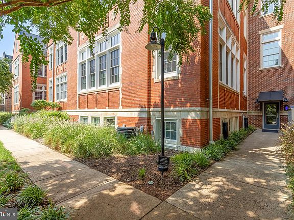 2nd image of 440 12th St NE APT 312