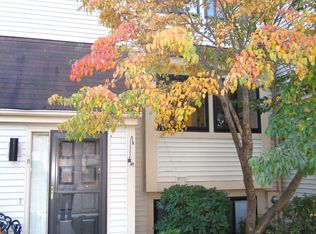 8 Whirling Dun, Collinsville, CT 06019