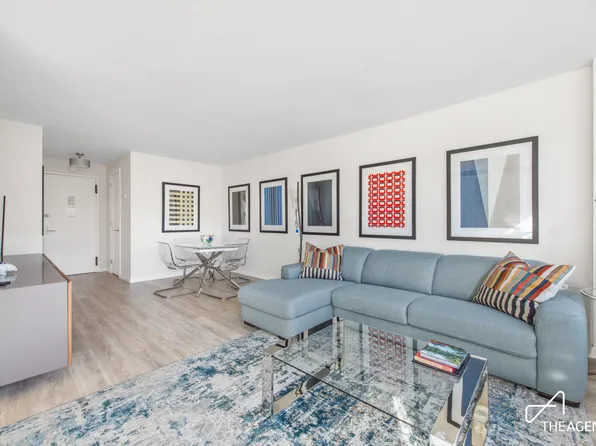 150 West End Avenue image 2 of 14