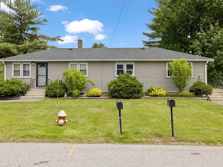 42 Neillian St — Photo 2