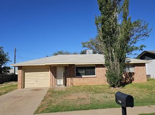 1812 Gerry Dr, Clovis, NM 88101