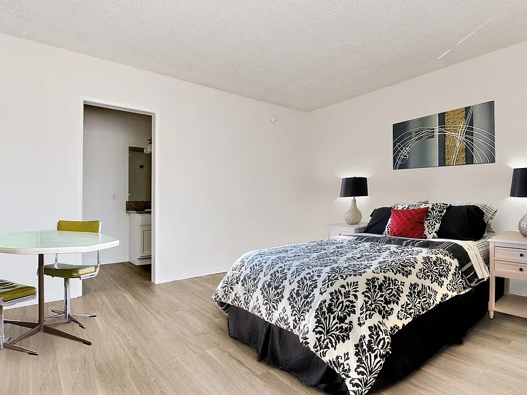 7242 De Soto Ave — Photo 22
