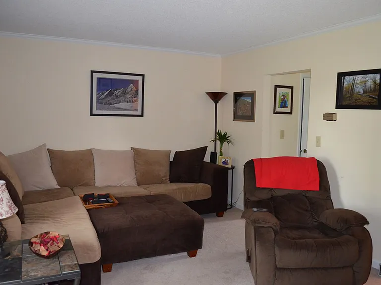 213 Pelham Dr — Photo 8