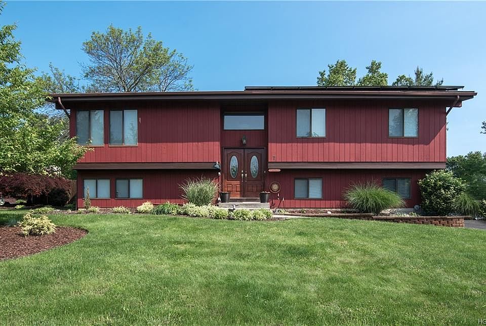 1st image of 7 Hannah Ln