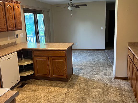 4th image of 101 W South St #101