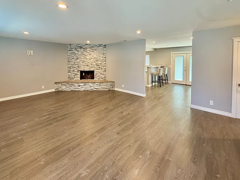 1017 W Casmalia St — Photo 2