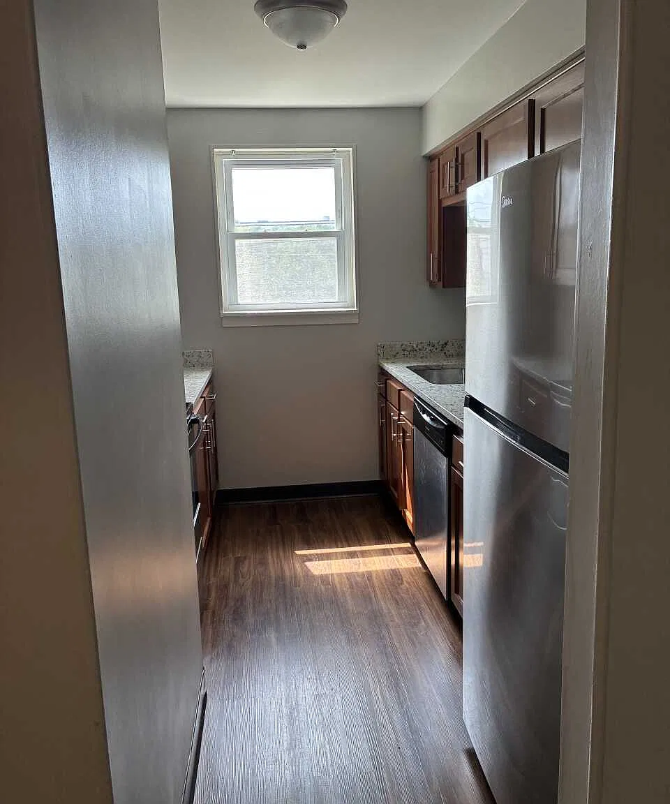 2 bed, $1,175 — Photo 3