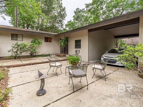 4th image of 712 Cedar Ave