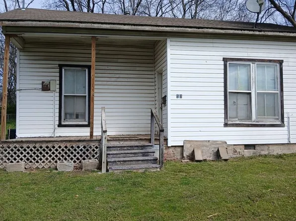 521 Goingsnake St, Tahlequah, OK 74464