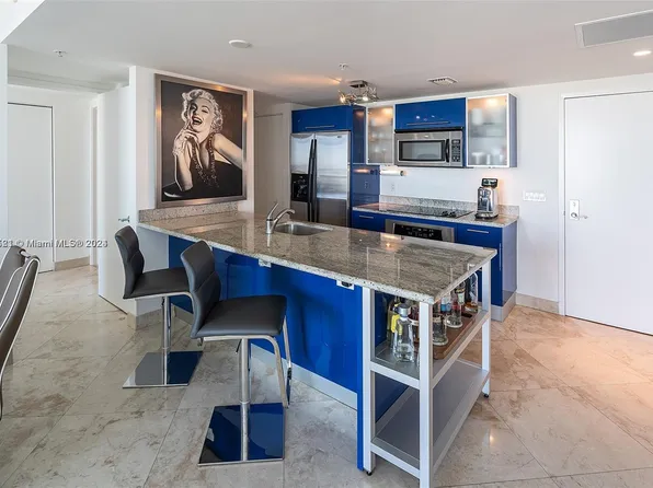 185 SW 7th St APT 4109, Miami, FL 33130
