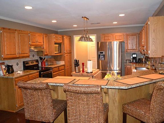 5th image of 107 Deerwood Dr