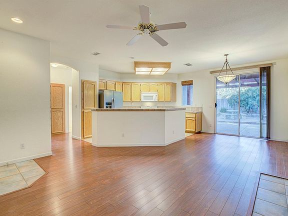 3rd image of 9191 Laguna Manor Dr