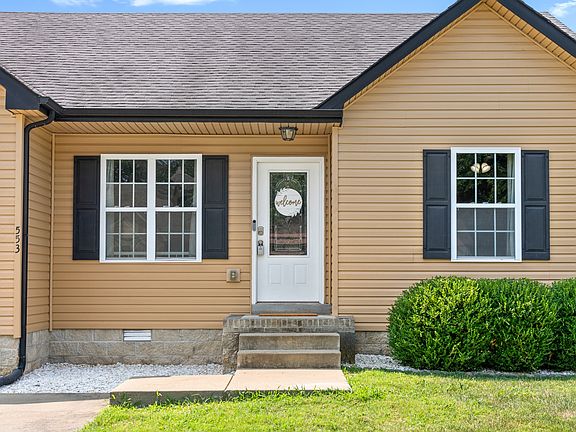 3rd image of 553 Falkland Cir