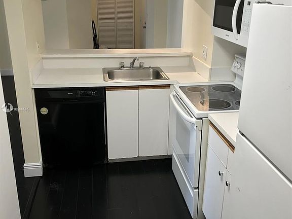 3rd image of 770 Claughton Island Dr #S1