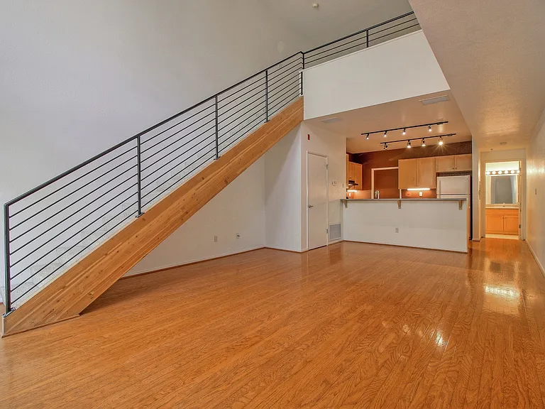 400 N 1st St #112 — Photo 1