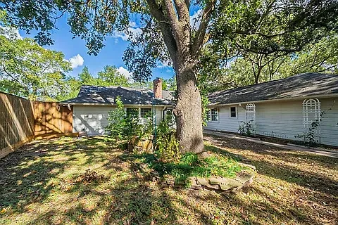4 bed, 2.5 bath, 2141 sqft, $2,000 — Photo 4