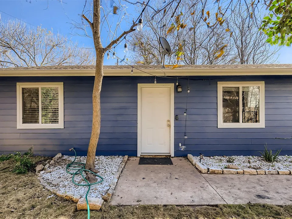 6108 Calmar Cv #B