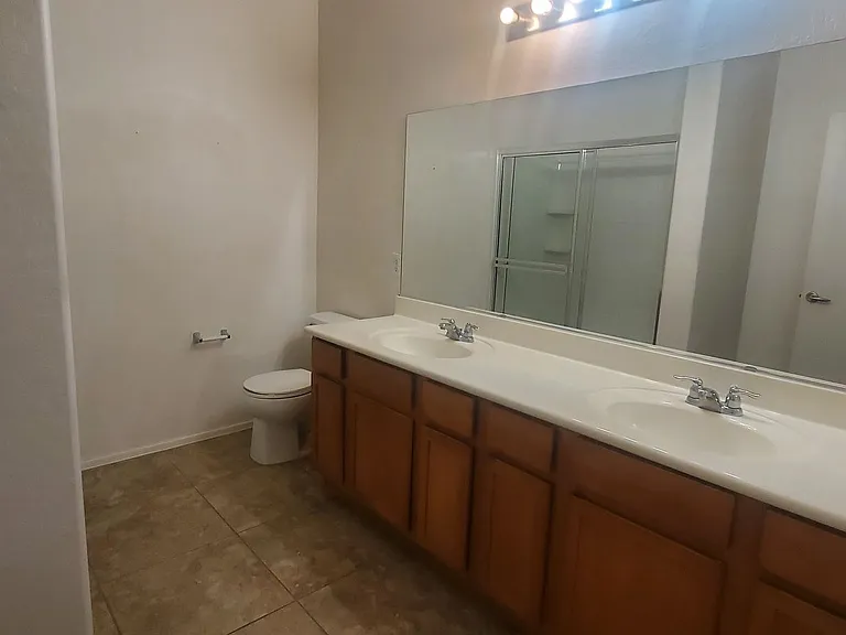 6868 Sky Pointe Dr #2008 — Photo 8