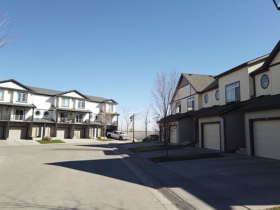 2nd image of 337 W Copperpond Lndg SE