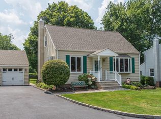 911 Lake Ave, Clark, NJ 07066