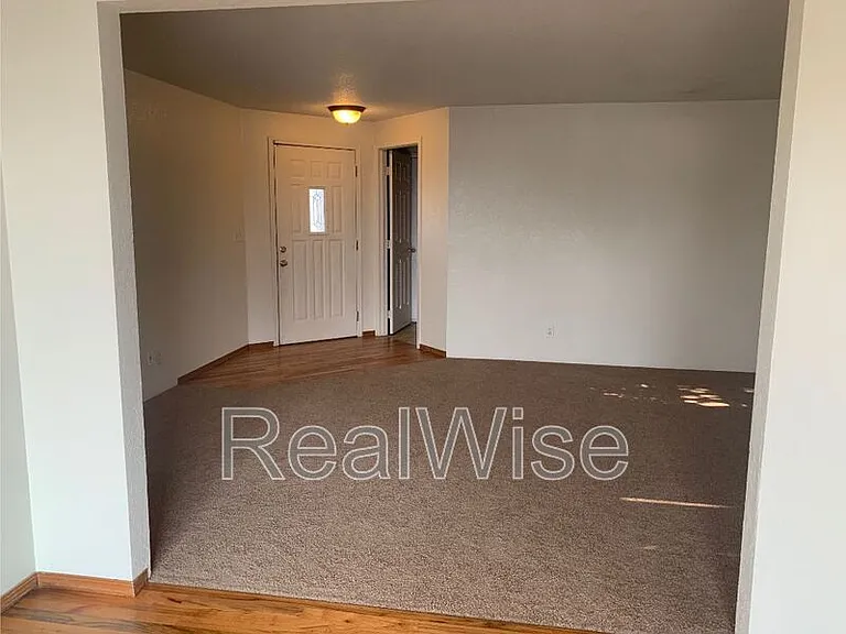 210 Sweetbrier Dr — Photo 5