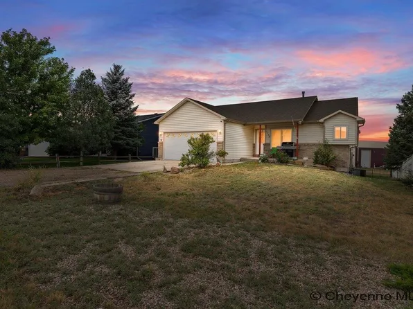 1112 Crescent Dr, Cheyenne, WY 82007