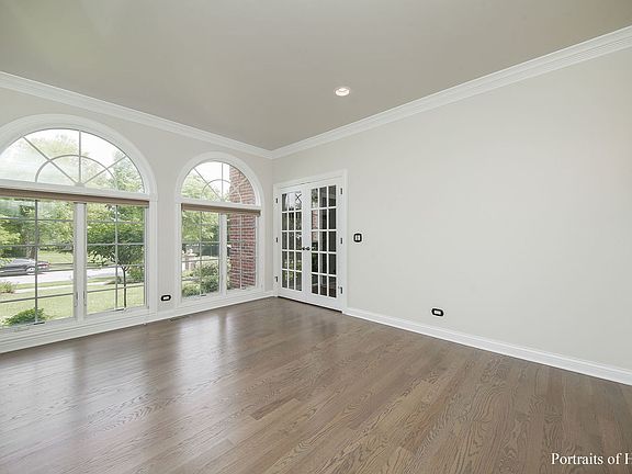 5th image of 300 Juliana Ln