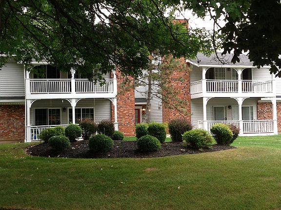 Front of building 1075 Youngs Rd, Williamsville, NY 14221.
