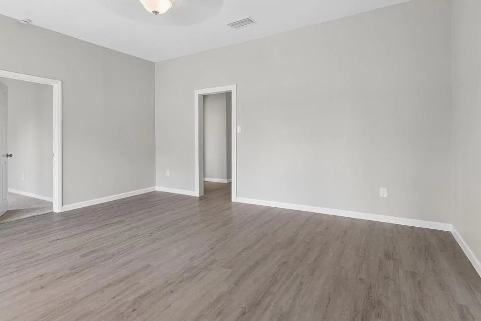 3 bed, 1.0 bath, 1734 sqft, $1,595 — Photo 3