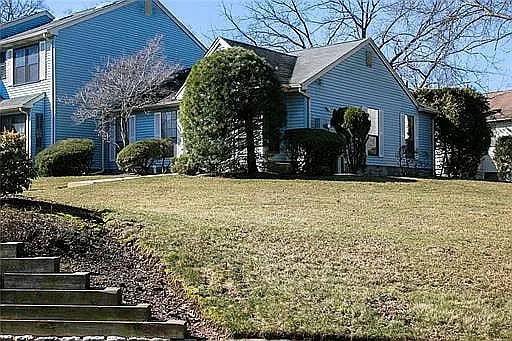 1206 Maplecrest Rd — Photo 2