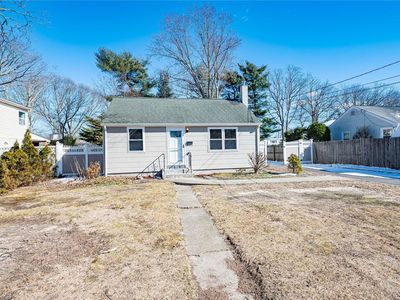 1347 Peters Boulevard, Bay Shore, NY, 11706