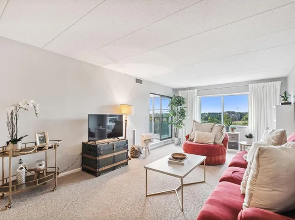 3320 Louisiana Ave S APT 404, Saint Louis Park, MN 55426