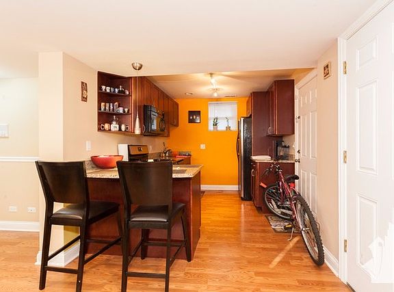5th image of 2454 W Ardmore Ave #G