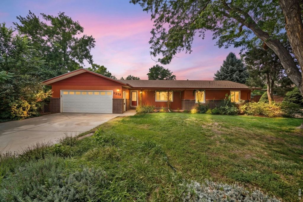 2209 Arron Dr