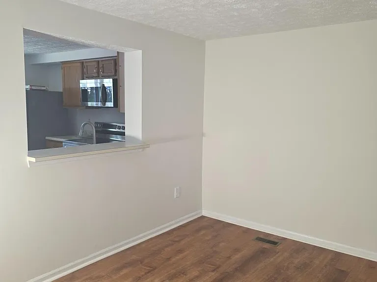 9638 Glendower Ct — Photo 5
