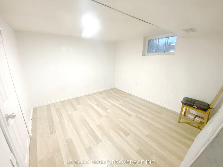 112 Leland St #TWO ROOMS BSMT — Photo 6