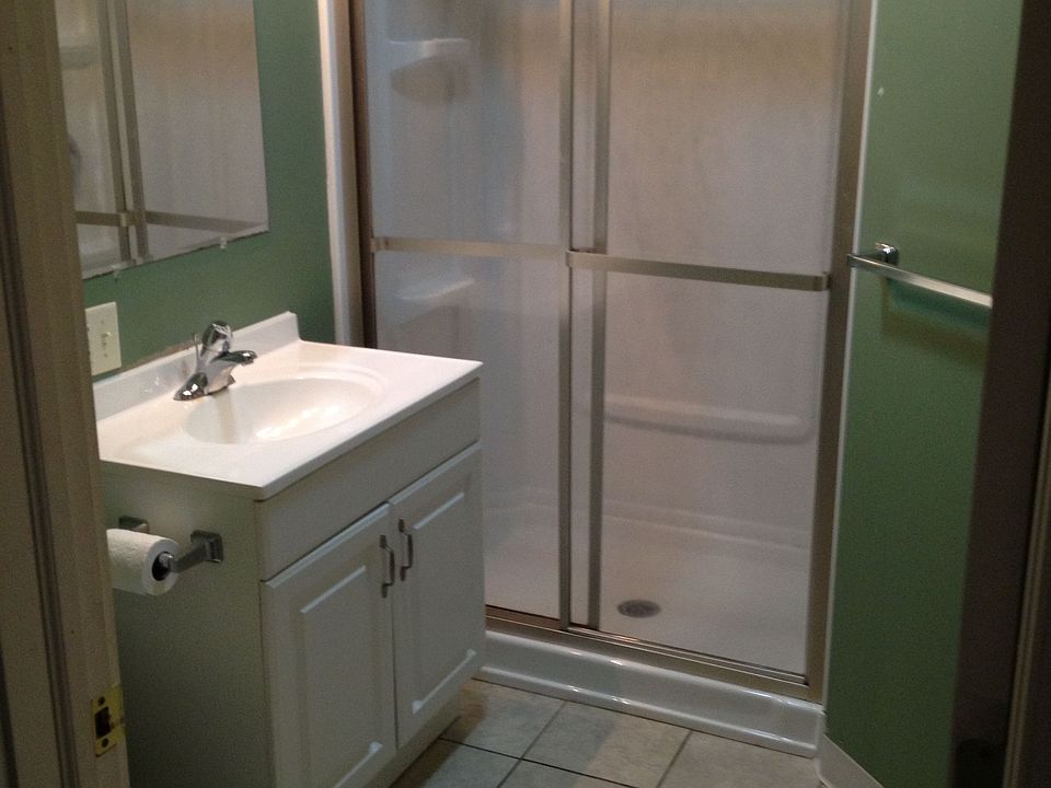 1st floor bath