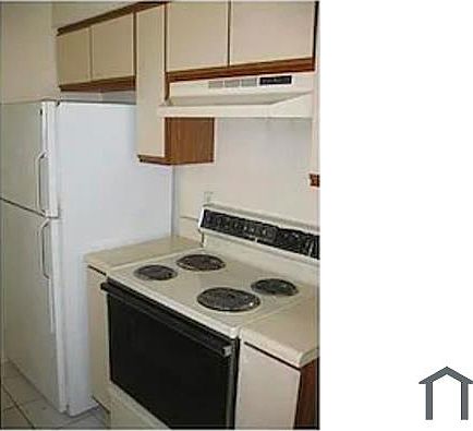 5th image of 820 N Franklin Ave