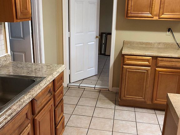 4th image of 304 N Turnbull Dr