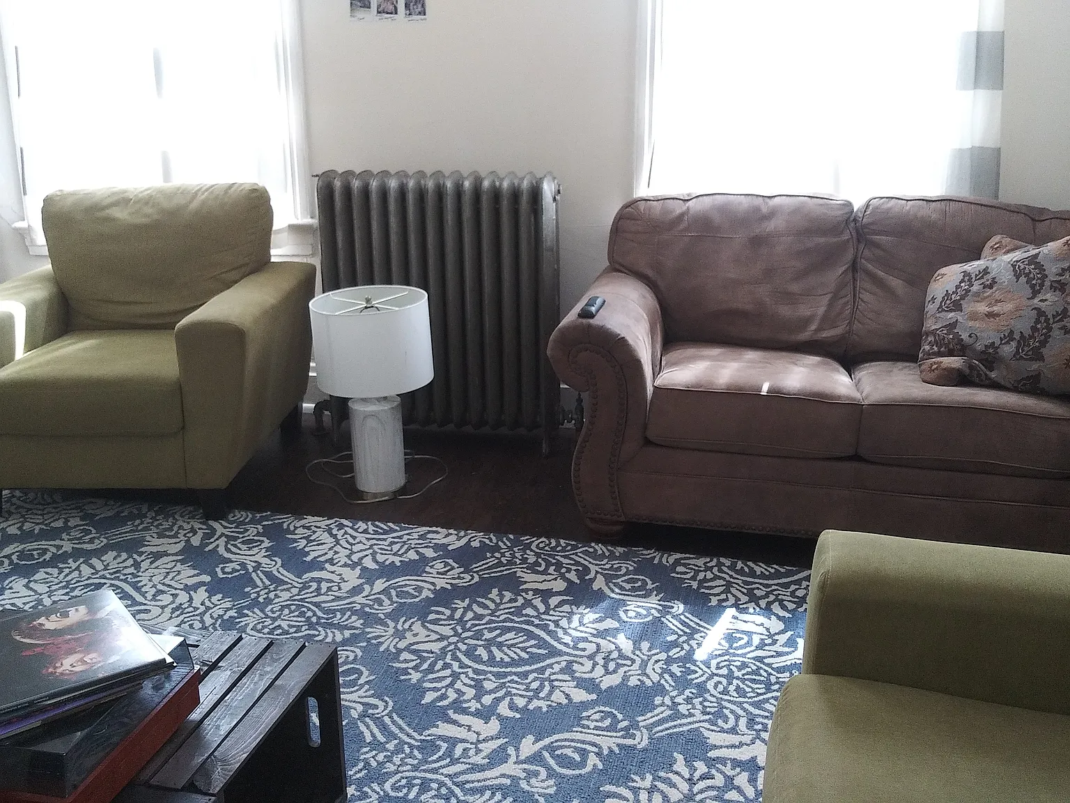 3 bed, 2160 sqft, $2,025 — Photo 2