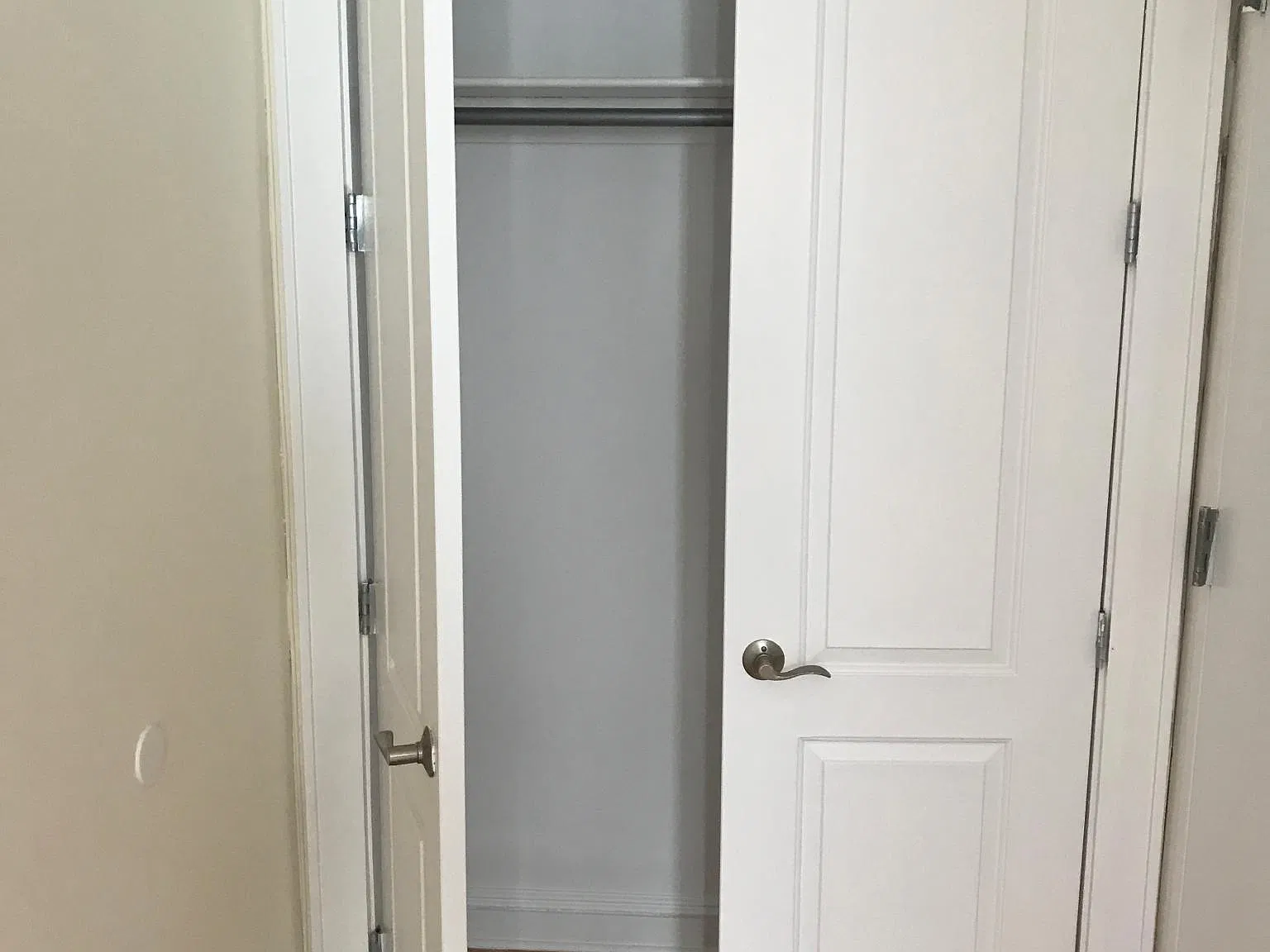 5 bed, $1,200 — Photo 4