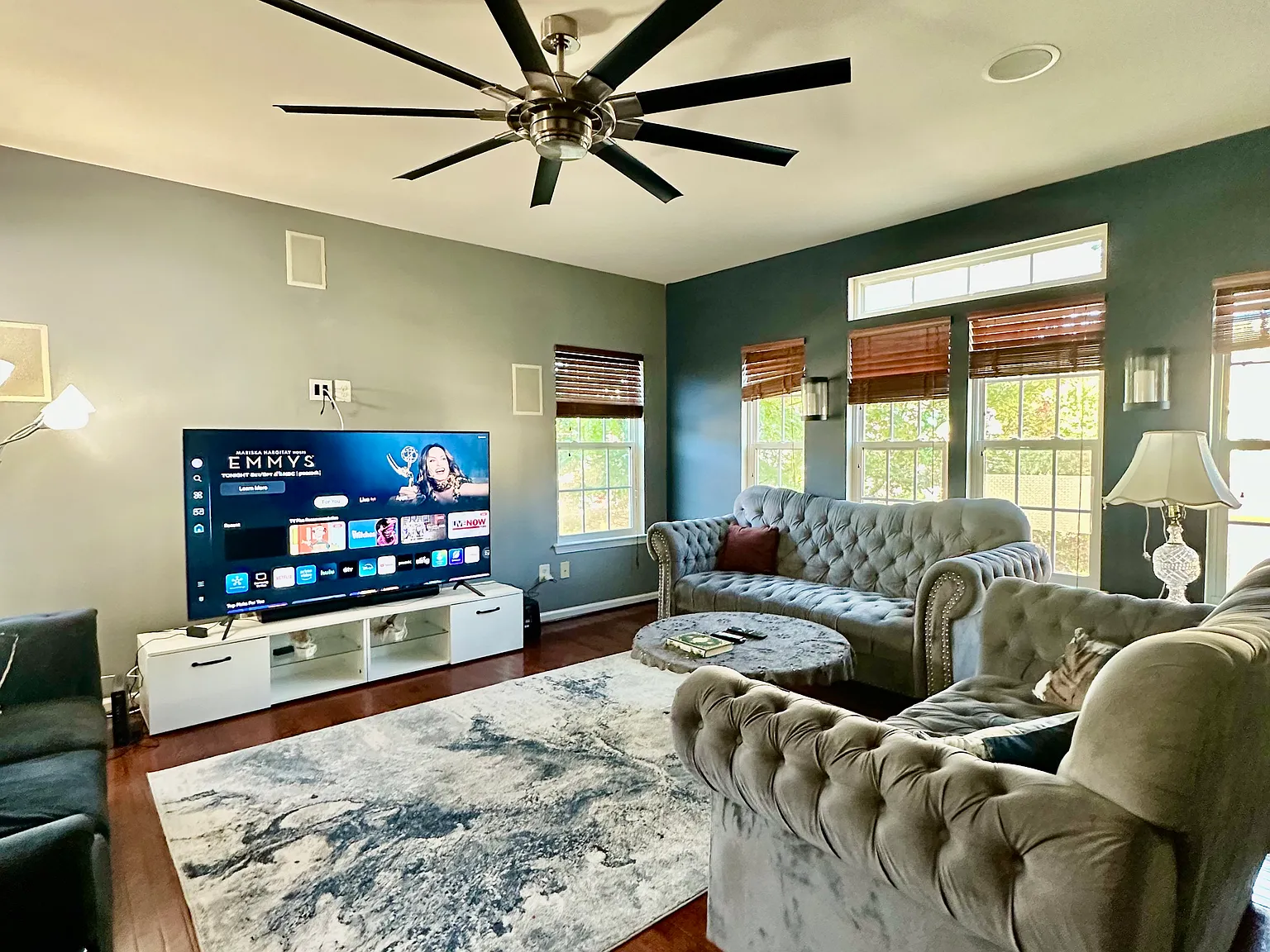 3 bed, 2426 sqft, $4,000 — Photo 2